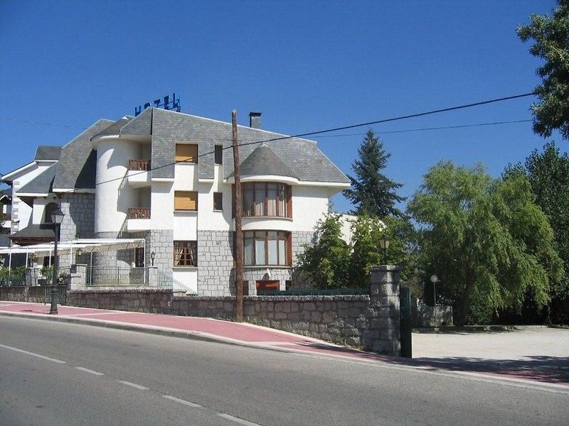 בסריל דה לה סיירה Hotel Rural Las Gacelas מראה חיצוני תמונה