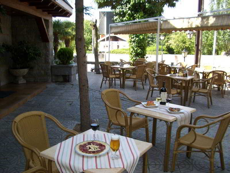 בסריל דה לה סיירה Hotel Rural Las Gacelas מסעדה תמונה